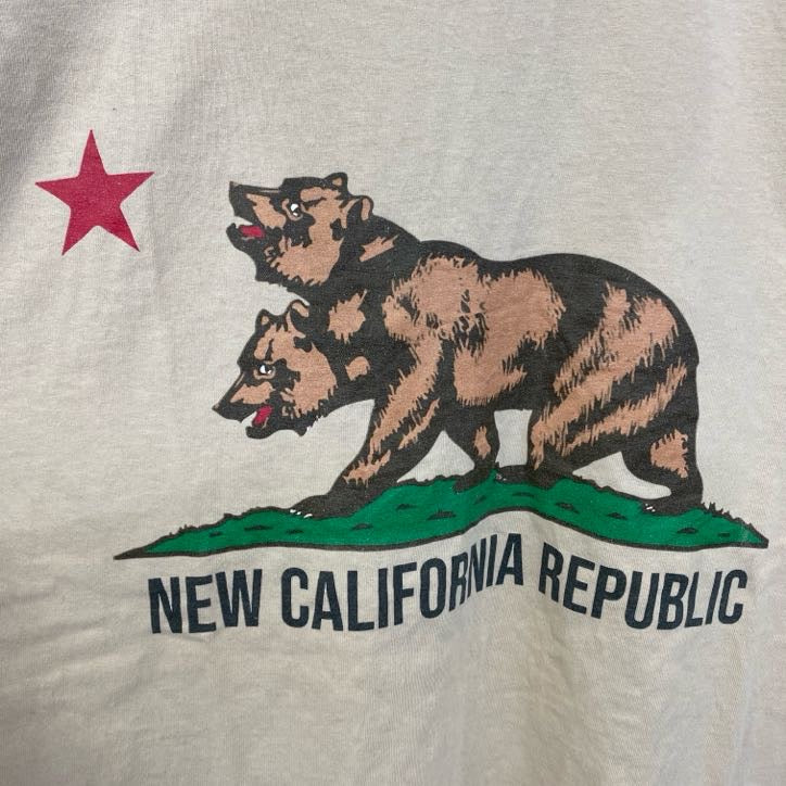 古着 used　GILDAN　ギルダン　半袖アニマルプリントTシャツ　熊　bear　カリフォルニア　ベージュ　Mサイズ