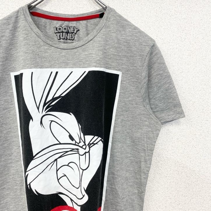 古着 used　LOONEY TUNES　ルーニーテューンズ　半袖キャラクタープリントTシャツ　バッグスバニー　ウサギ　グレー