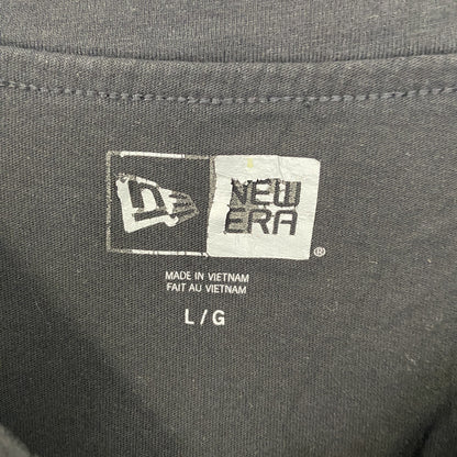 古着 used　NEW ERA ニューエラ　半袖ビッグプリントTシャツ　PBR　カジュアルデザイン　クルーネック　黒　Lサイズ