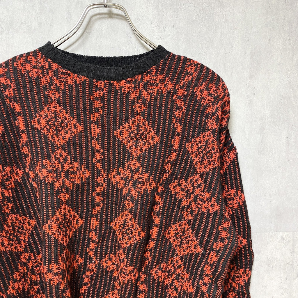古着　used　USA製　ヴィンテージ　長袖肩パッド付きニット　セーター　赤　黒　マトンスリーブ　秋冬服　Lサイズ