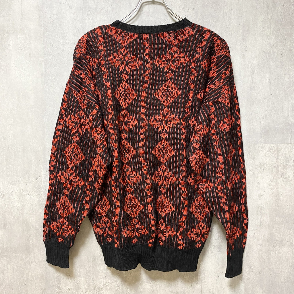 古着　used　USA製　ヴィンテージ　長袖肩パッド付きニット　セーター　赤　黒　マトンスリーブ　秋冬服　Lサイズ