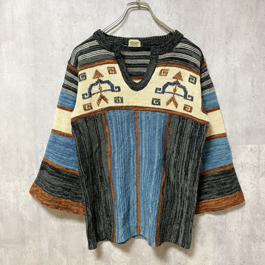 古着　used　～90s　ヴィンテージ　長袖Vネックニット　セーター　総柄　マルチカラー　秋冬服　レトロデザイン　Sサイズ