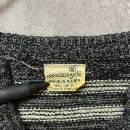 古着　used　～90s　ヴィンテージ　長袖Vネックニット　セーター　総柄　マルチカラー　秋冬服　レトロデザイン　Sサイズ