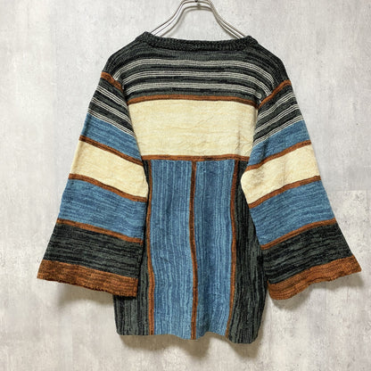 古着　used　～90s　ヴィンテージ　長袖Vネックニット　セーター　総柄　マルチカラー　秋冬服　レトロデザイン　Sサイズ