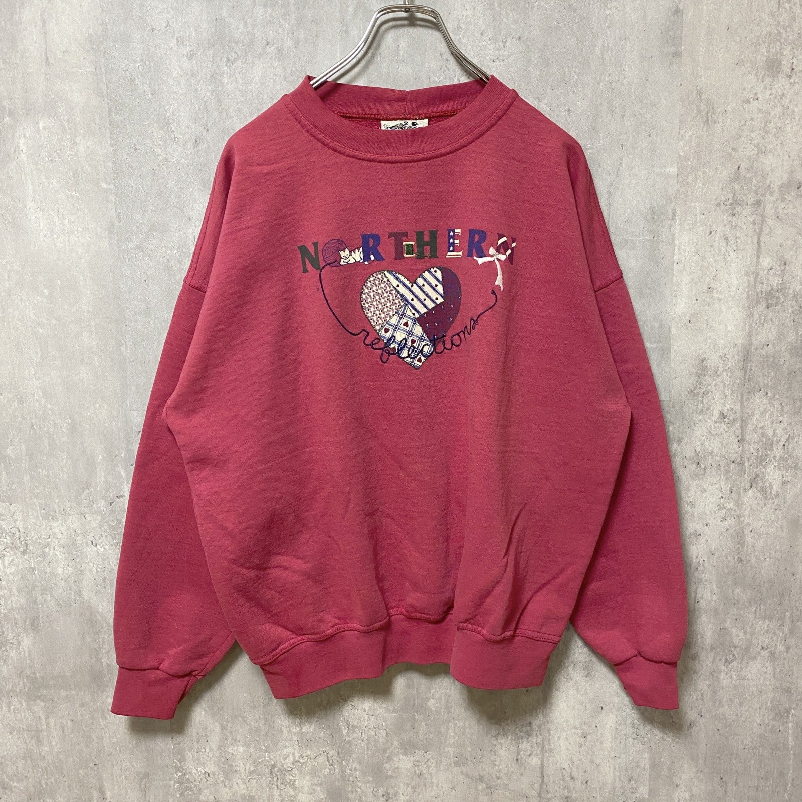 古着 used　NORTHERN　長袖デザイン刺繍スウェット　トレーナー　赤　レトロ　秋冬服　クルーネック　ハート　Lサイズ