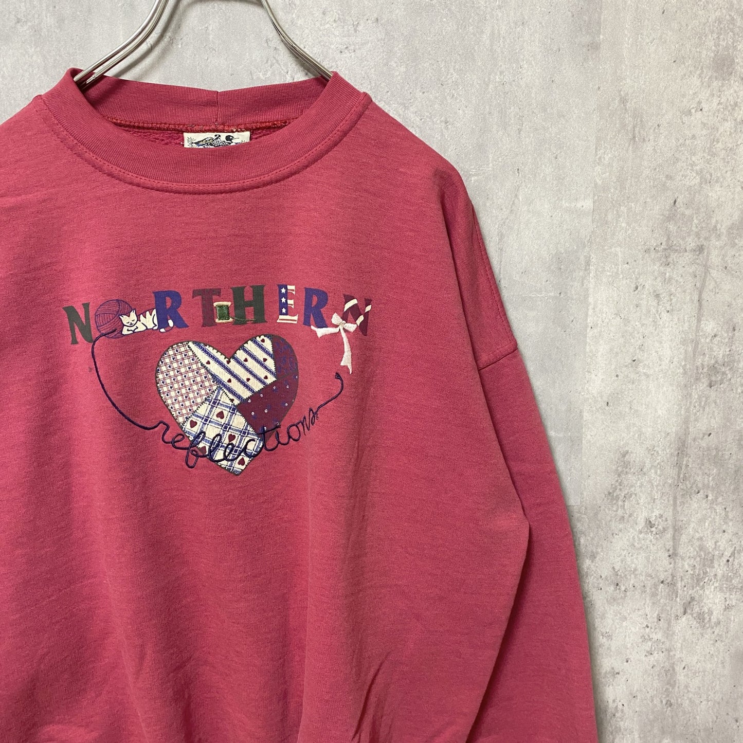 古着 used　NORTHERN　長袖デザイン刺繍スウェット　トレーナー　赤　レトロ　秋冬服　クルーネック　ハート　Lサイズ
