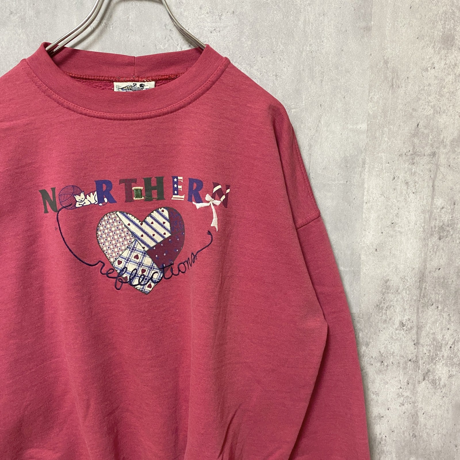 古着 used　NORTHERN　長袖デザイン刺繍スウェット　トレーナー　赤　レトロ　秋冬服　クルーネック　ハート　Lサイズ