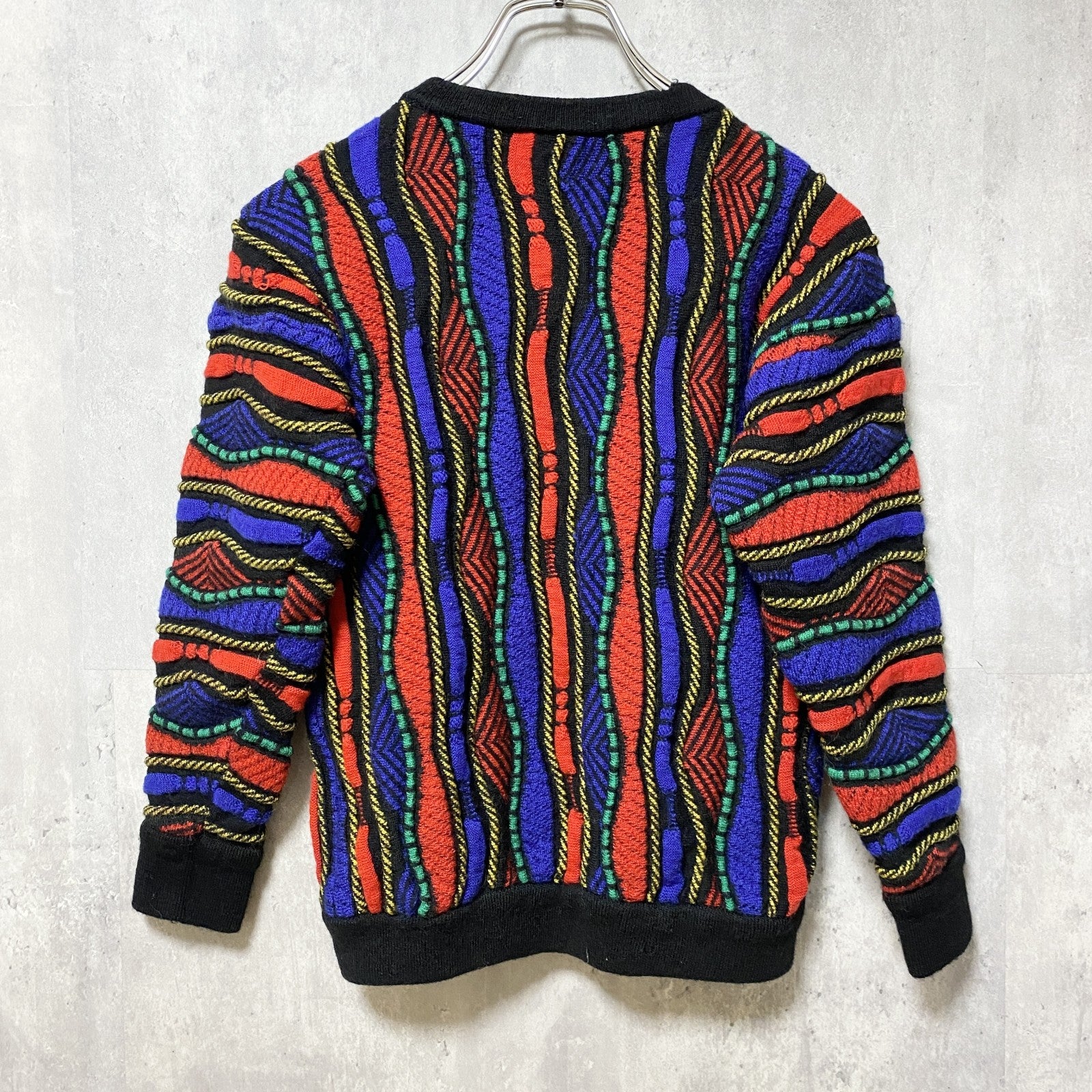 古着　used　TOORALLIE　長袖3Dニット　セーター　マルチカラー　総柄　縦稿立体　クルーネック　秋冬服　XSサイズ