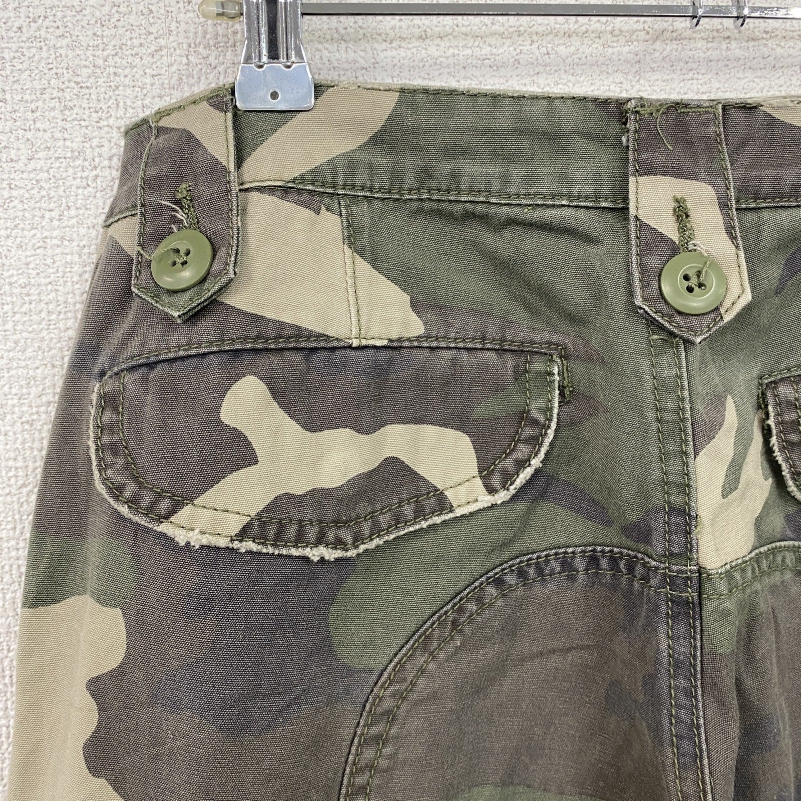 Abercrombie＆Fitch　アバクロ　カーゴパンツ　迷彩　カモフラ柄　カーキ　2サイズ