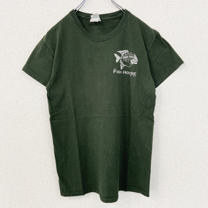 古着 used　GILDAN ギルダン　半袖プリントデザインTシャツ　クルーネック　FISH HOUSE　緑　レトロ　Sサイズ