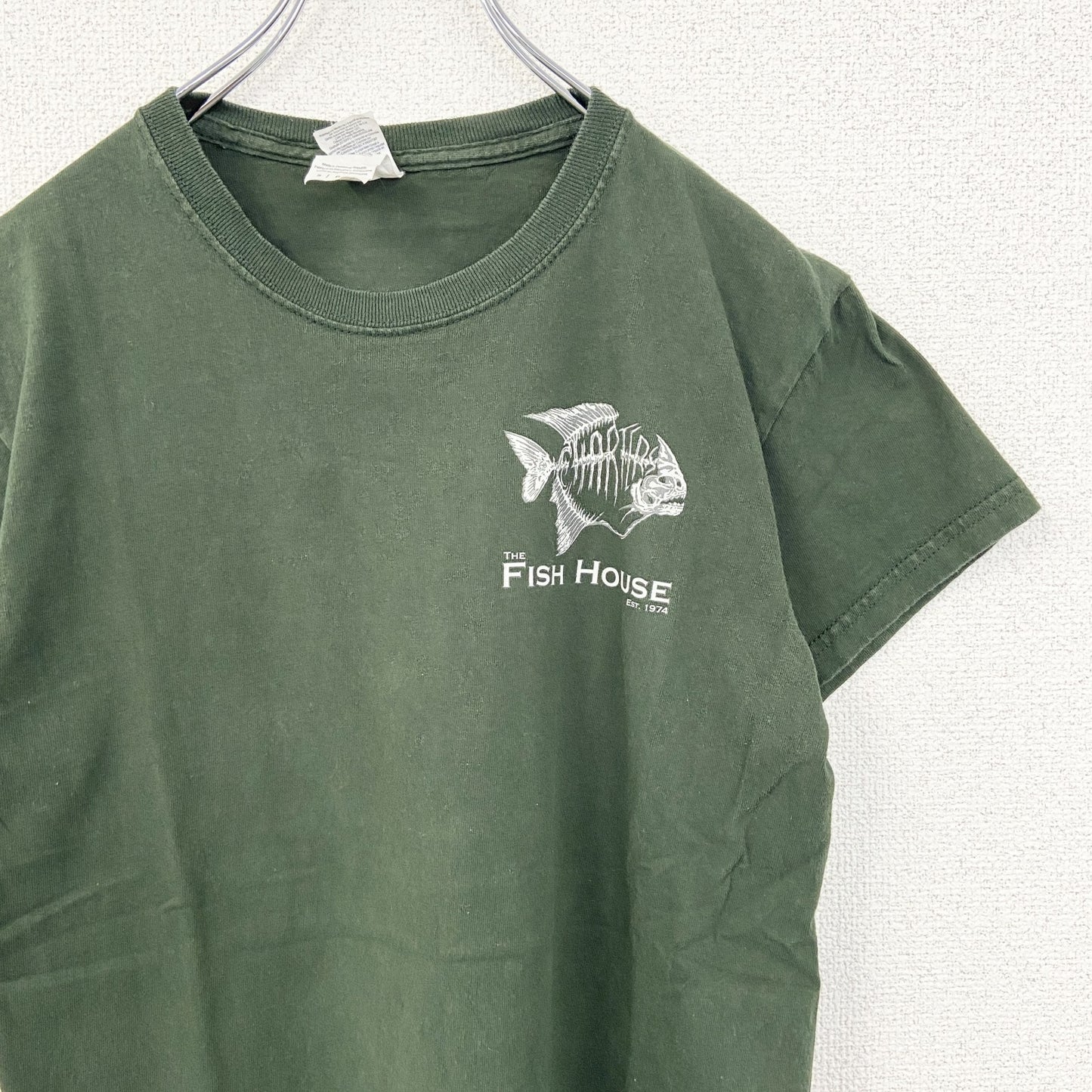 古着 used　GILDAN ギルダン　半袖プリントデザインTシャツ　クルーネック　FISH HOUSE　緑　レトロ　Sサイズ