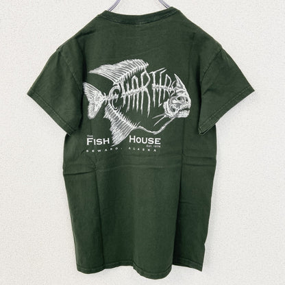 古着 used　GILDAN ギルダン　半袖プリントデザインTシャツ　クルーネック　FISH HOUSE　緑　レトロ　Sサイズ