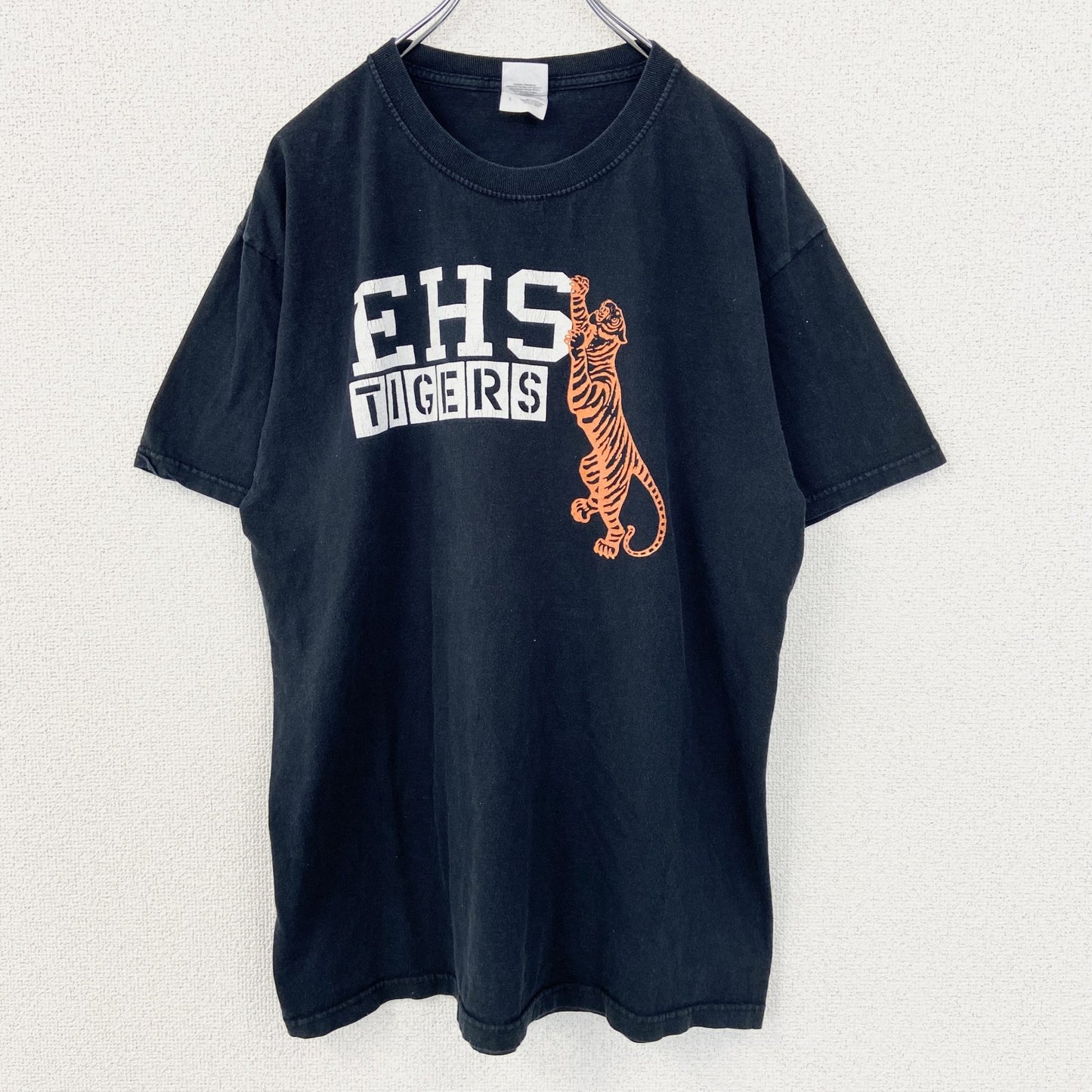 古着 used　FRUIT OF THE LOOM　半袖プリントデザインTシャツ　EHS TIGERS　クルーネック　黒　Lサイズ