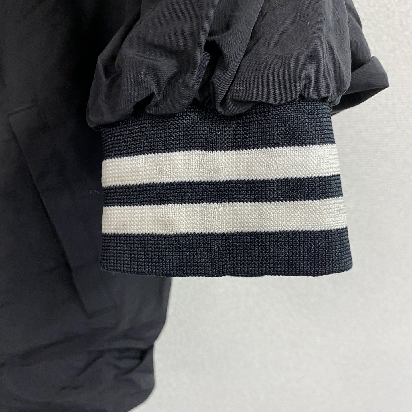 The Sportswear Konnektion　フルジップナイロンジャケット　刺繍ロゴ　アーチプリント　黒　ブラック　XLサイズ