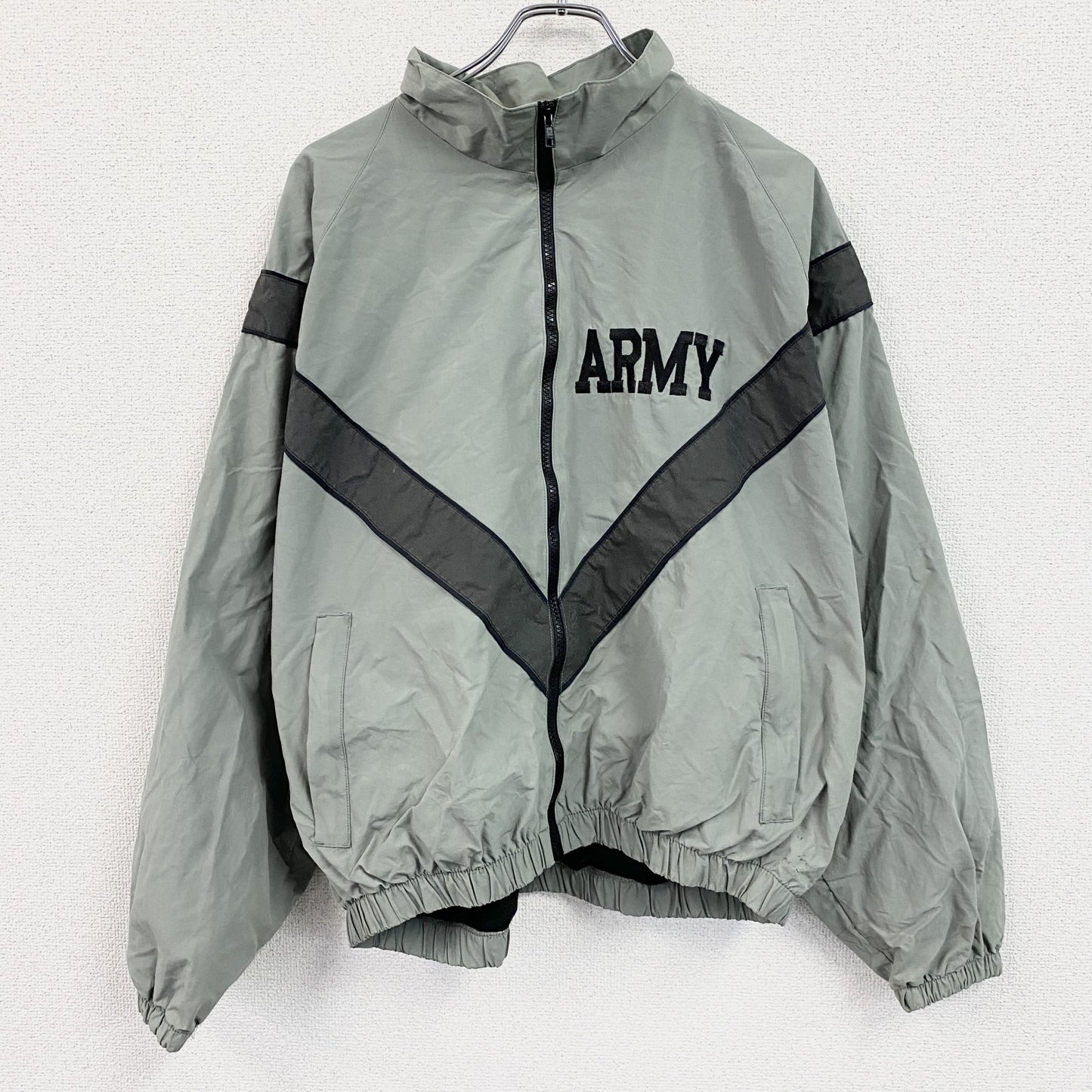 米軍　U.S.ARMY　IPFU　トレーニングジャケット　フルジップジャケット　ミリタリー　灰色　グレー　