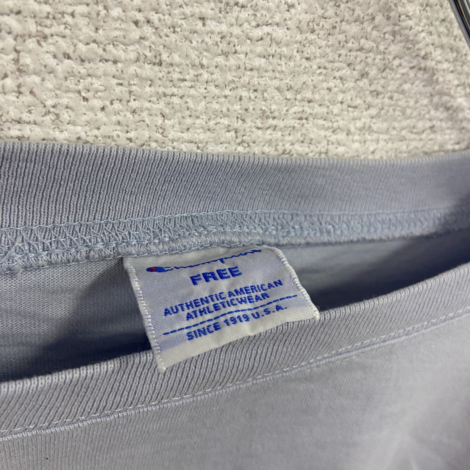 Champion　チャンピオン　長袖プリントTシャツ/ロンT　デカロゴ　刺繍ロゴ　水色　ライトブルー　FREEサイズ