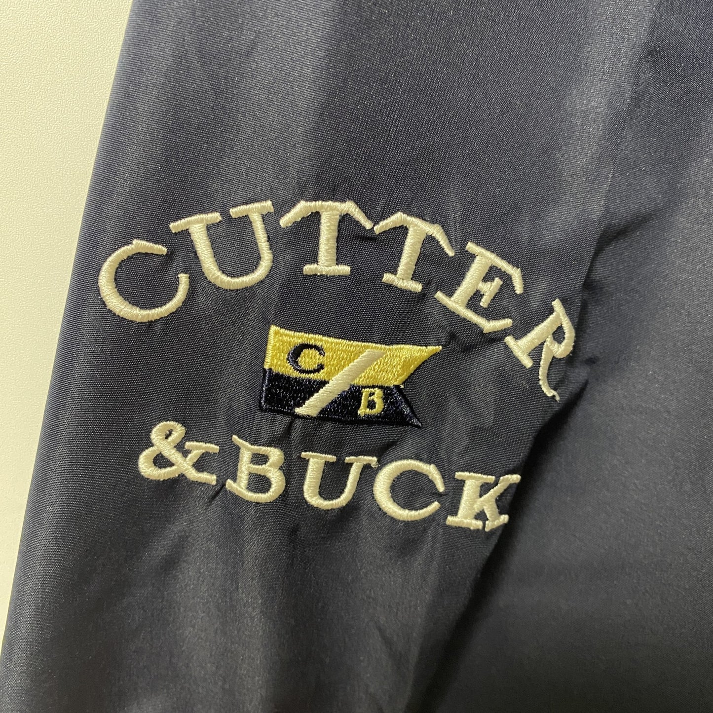 古着 used　CUTTER&BUCK　長袖ハーフジップナイロンジャケット　シャツカラー　ポイント刺繍　ネイビー　XLサイズ