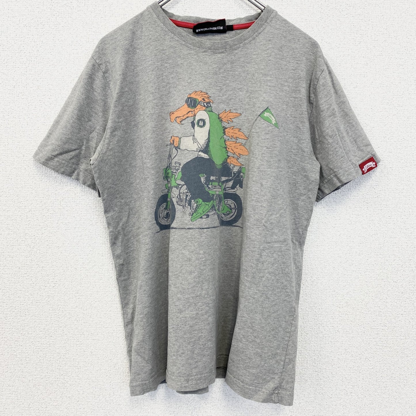 古着 used　Celldusn　半袖プリントTシャツ　クルーネック　レトロデザイン　　バイク　グレー　灰色　Mサイズ