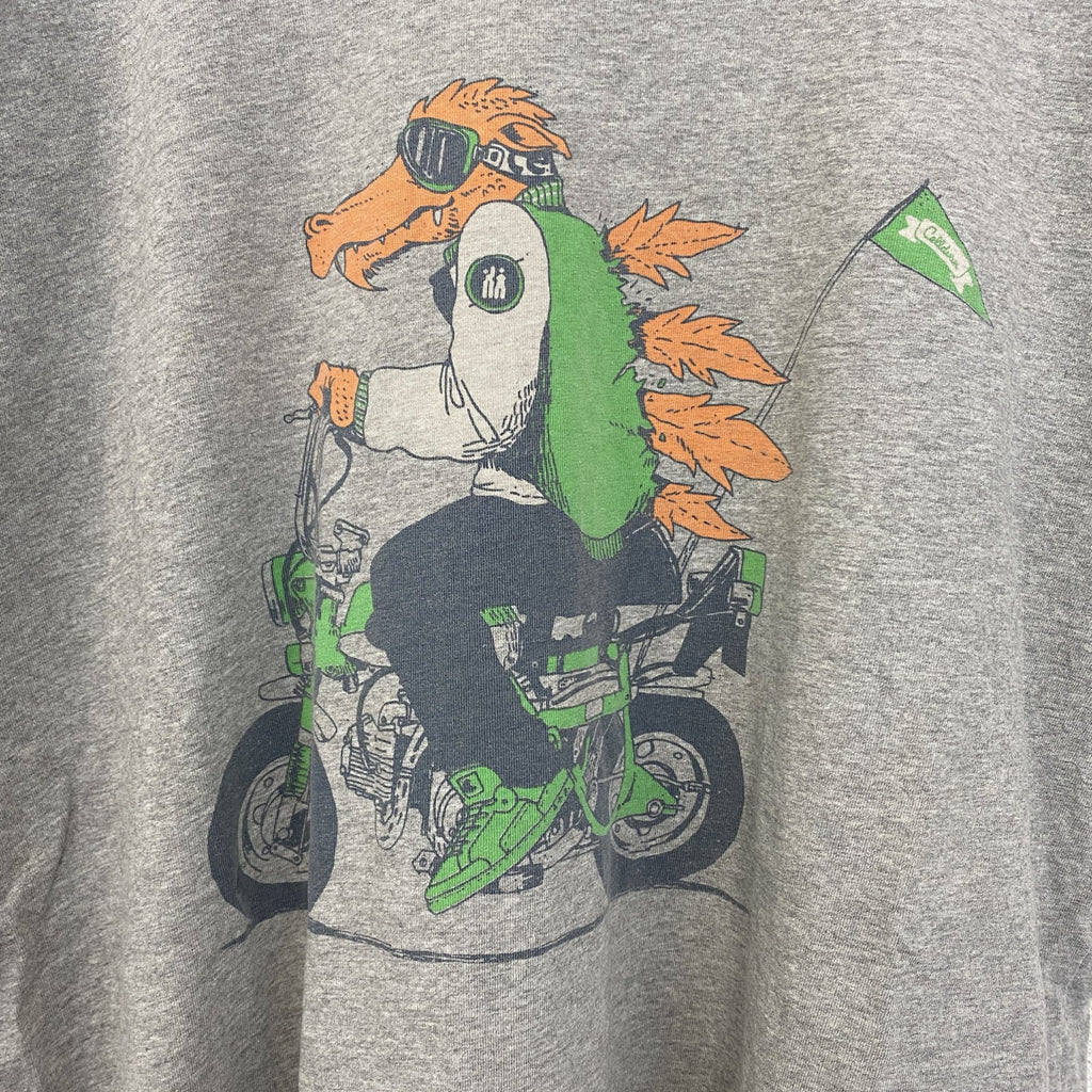 古着 used　Celldusn　半袖プリントTシャツ　クルーネック　レトロデザイン　　バイク　グレー　灰色　Mサイズ