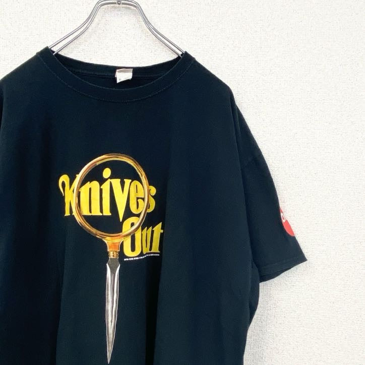 古着 used　半袖ムービープリントTシャツ　Knives Out　クルーネック　レトロデザイン　黒　ブラック　Mサイズ