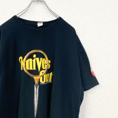 古着 used　半袖ムービープリントTシャツ　Knives Out　クルーネック　レトロデザイン　黒　ブラック　Mサイズ