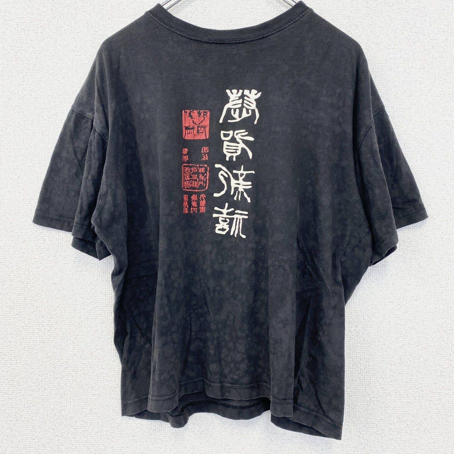 古着 used　半袖プリントTシャツ　　象形文字　フェード感　漢字　クルーネック　レトロデザイン　黒　ブラック　Lサイズ