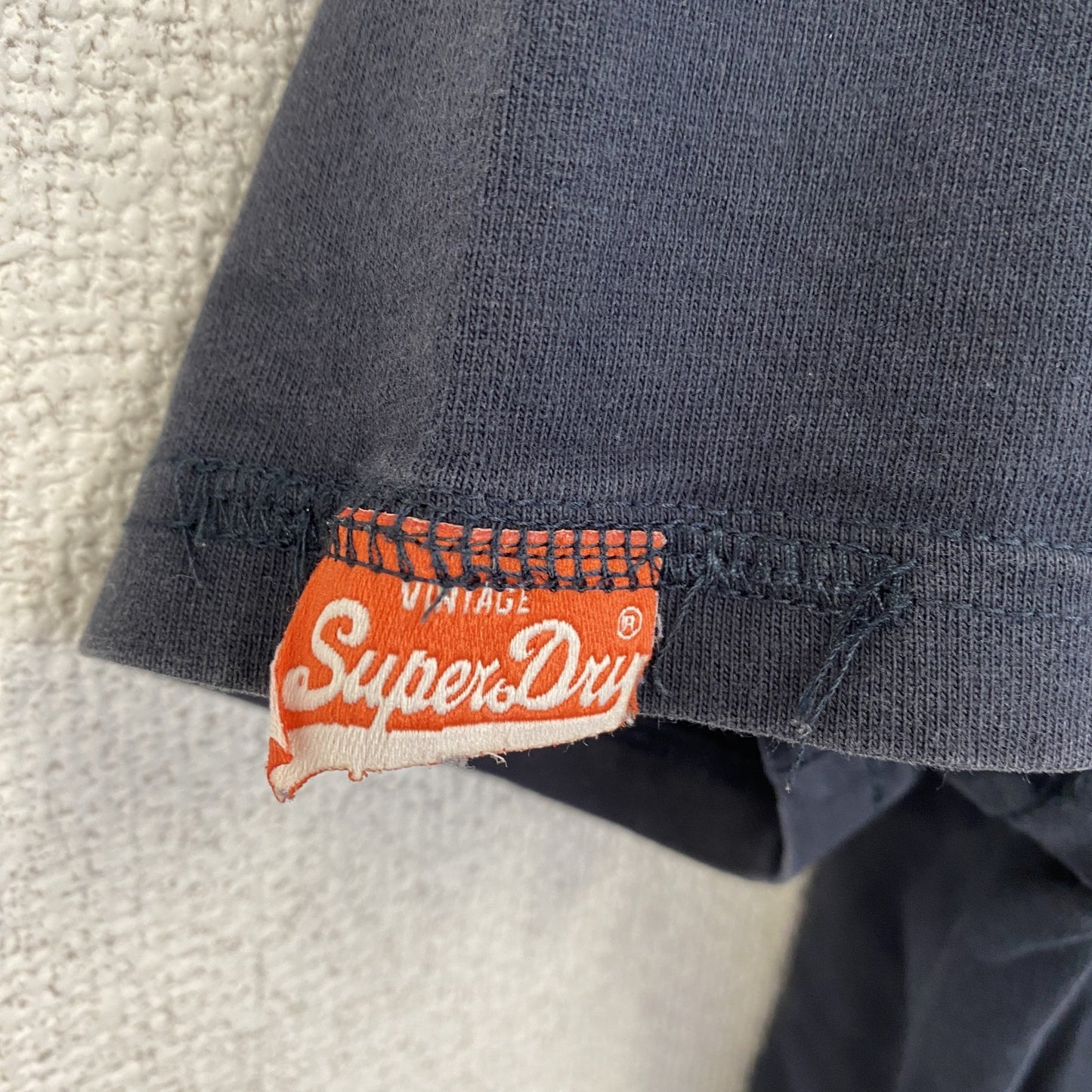 古着 used　SUPERDRY　スパードライ　半袖プリントTシャツ　クルーネック　レトロデザイン　紺　ネイビー　ブルー