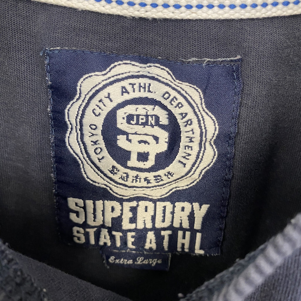 古着 used　SUPERDRY　スパードライ　半袖プリントTシャツ　クルーネック　レトロデザイン　紺　ネイビー　ブルー