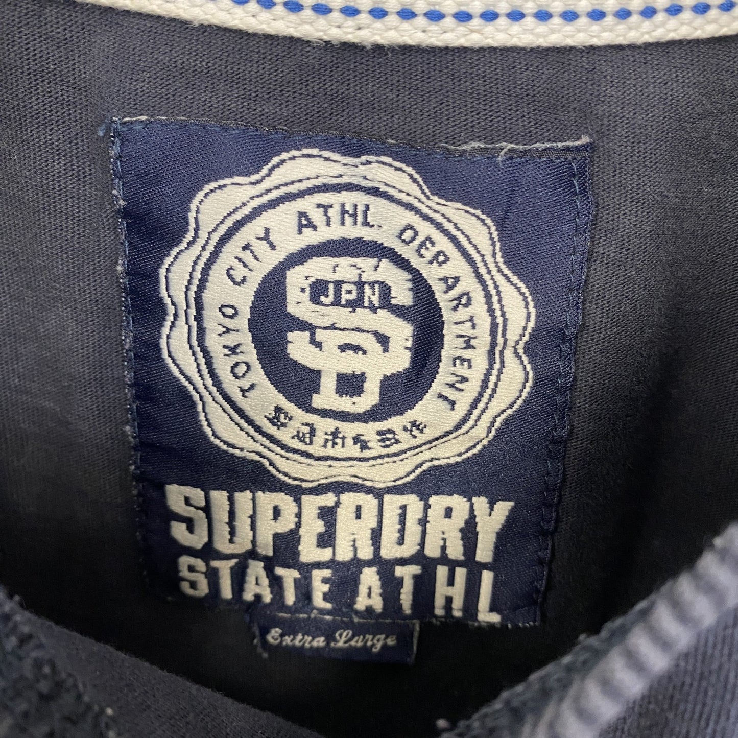 古着 used　SUPERDRY　スパードライ　半袖プリントTシャツ　クルーネック　レトロデザイン　紺　ネイビー　ブルー