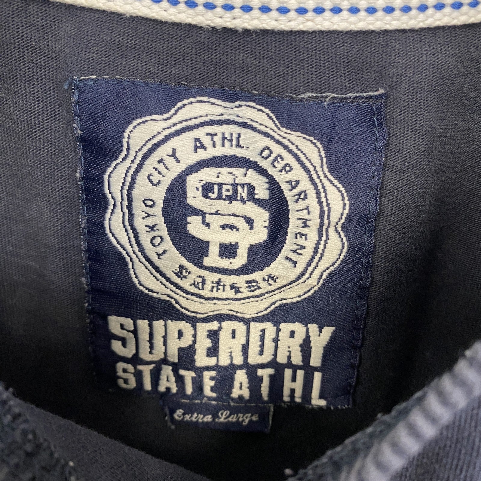 古着 used　SUPERDRY　スパードライ　半袖プリントTシャツ　クルーネック　レトロデザイン　紺　ネイビー　ブルー