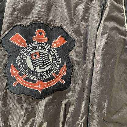 古着 used　コリンチャンス　長袖ハイネックフルジップブルゾン　ポイント刺繡ワッペンジャンパー　ブラウン　レトロデザイン