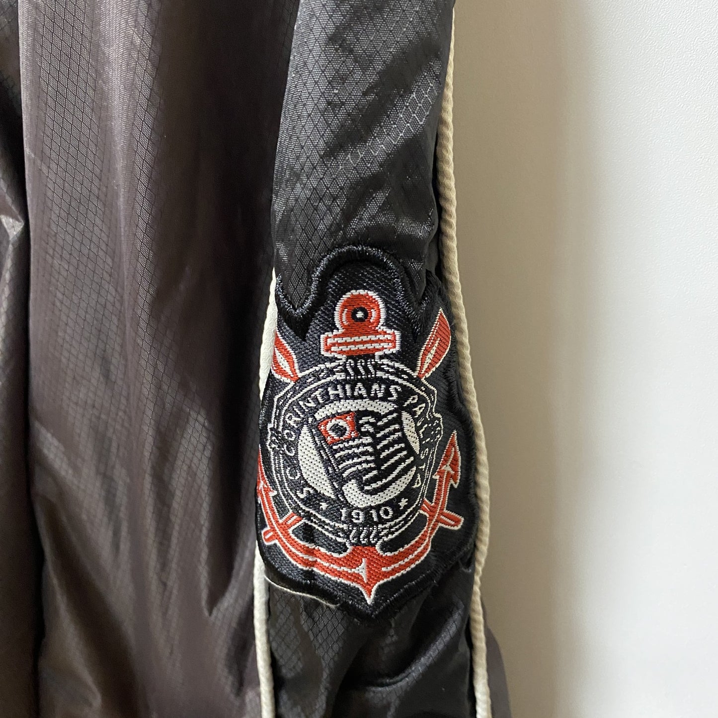 古着 used　コリンチャンス　長袖ハイネックフルジップブルゾン　ポイント刺繡ワッペンジャンパー　ブラウン　レトロデザイン
