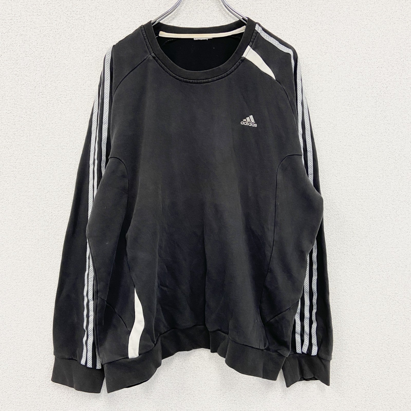 adidas　アディダス　スウェット/トレーナー　黒　ブラック