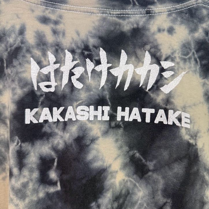 古着 used　ナルト　NARUTO　半袖アニメプリントTシャツ　クルーネック　はたけカカシ　レトロデザイン　タイダイ　Lサイズ