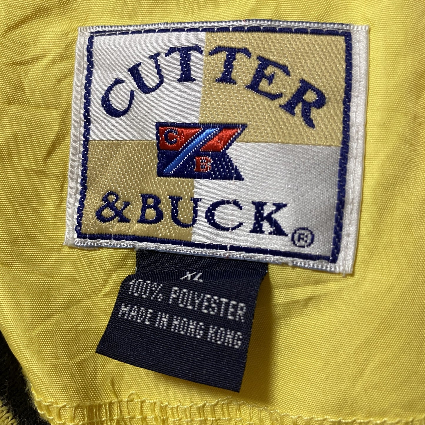古着 used　CUTTER&BUCK　長袖ナイロンプルオーバー　ウィンドブレーカー　刺繍デザイン　ゴルフ　イエロー　XLサイズ