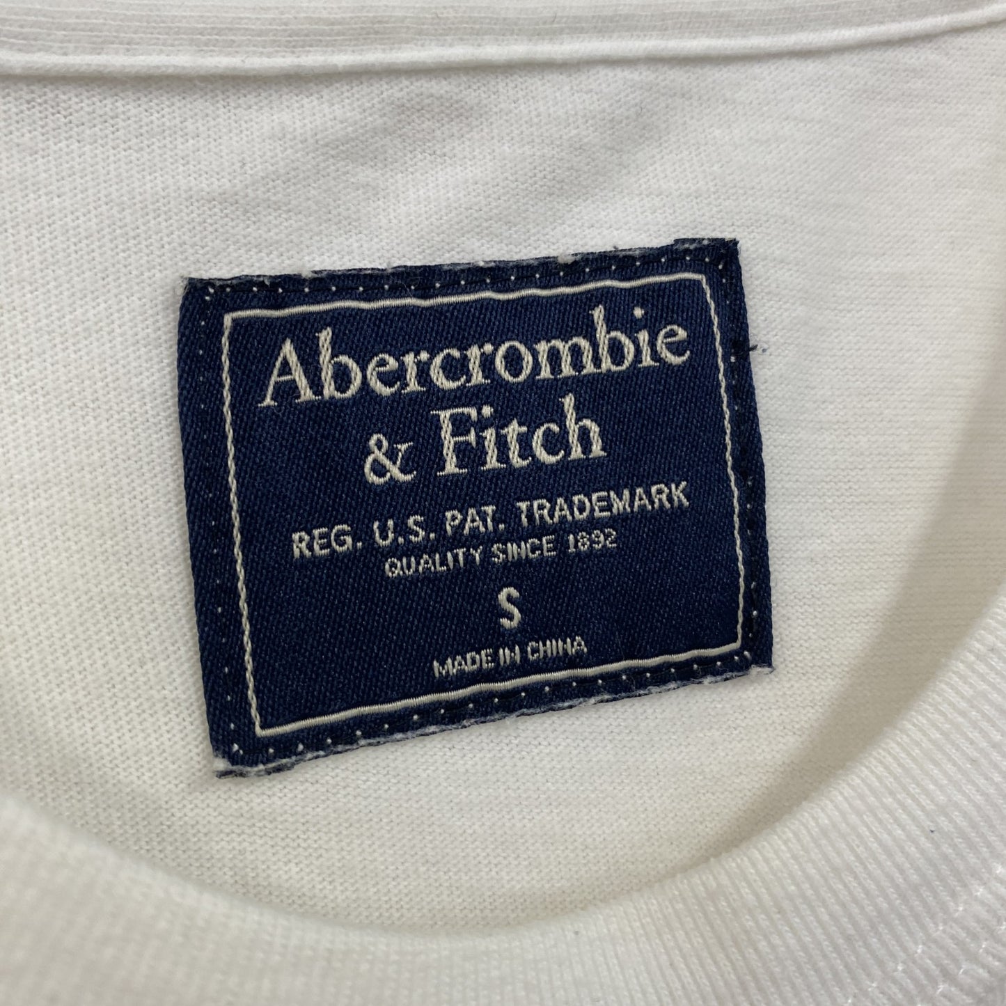 Abercrombie&Fitch　アバクロンビー&フィッッチ　半袖プリントTシャツ　シングルステッチ　白　ホワイト　Sサイズ