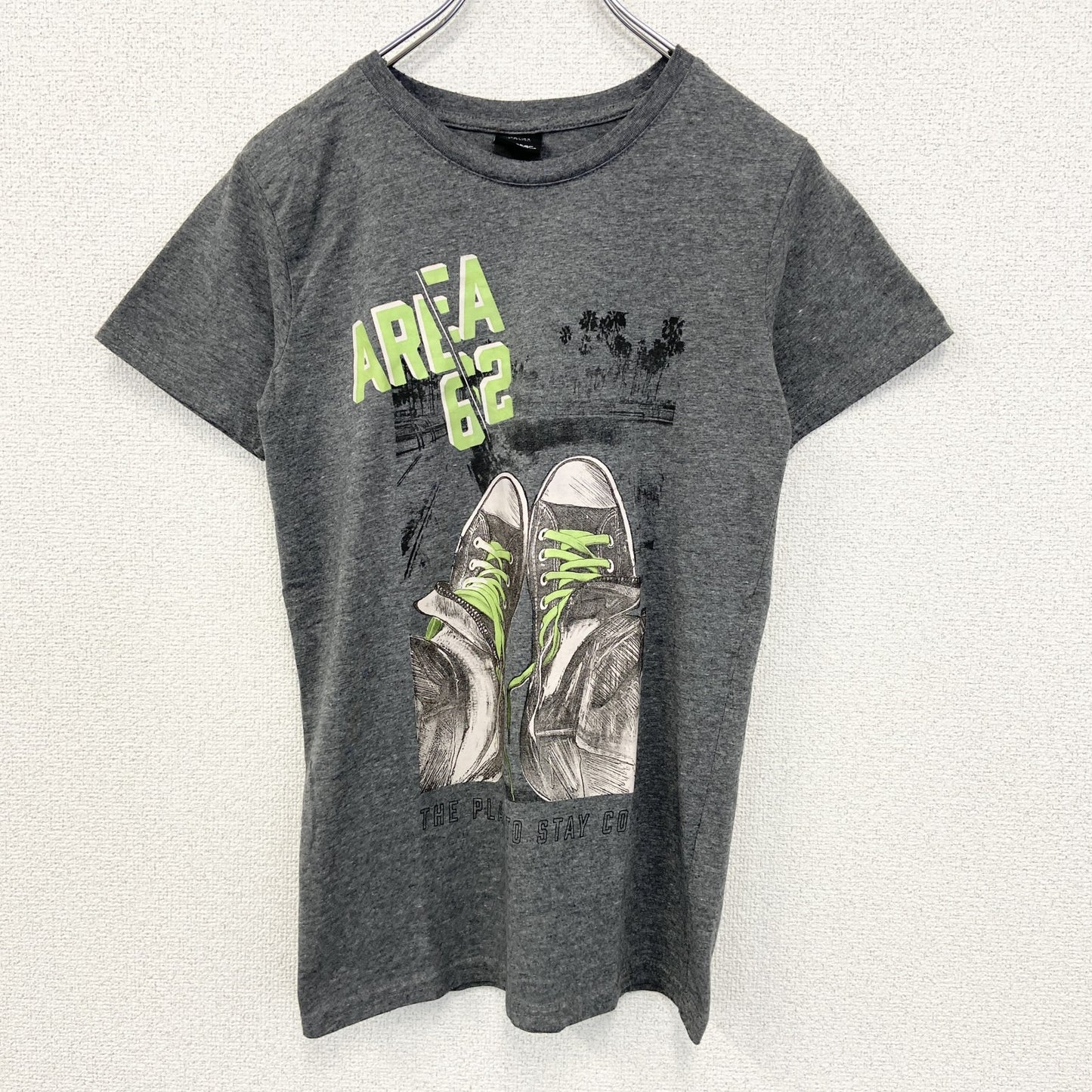 古着 used　chapter Young　半袖プリントTシャツ　AREA62　スニーカー　クルーネック　レトロ　グレー　Mサイズ