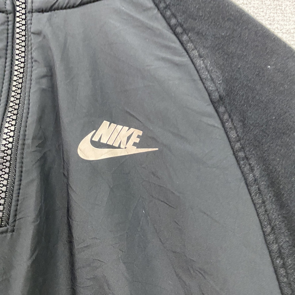 NIKE　ナイキ　長袖ハーフジップジャケット　黒　ブラック　XSサイズ