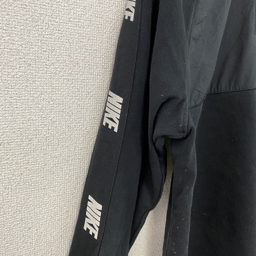 NIKE　ナイキ　長袖ハーフジップジャケット　黒　ブラック　XSサイズ