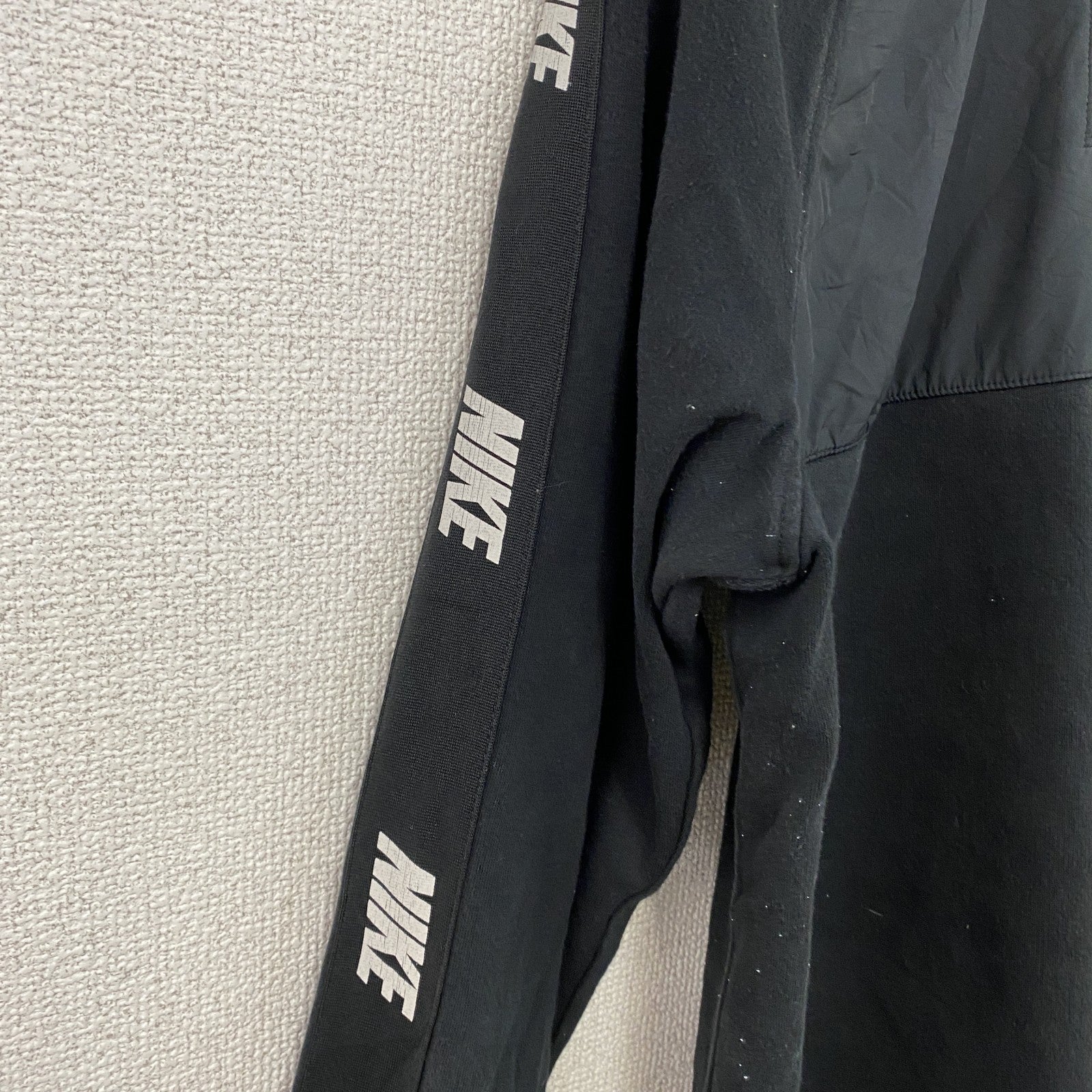 NIKE　ナイキ　長袖ハーフジップジャケット　黒　ブラック　XSサイズ