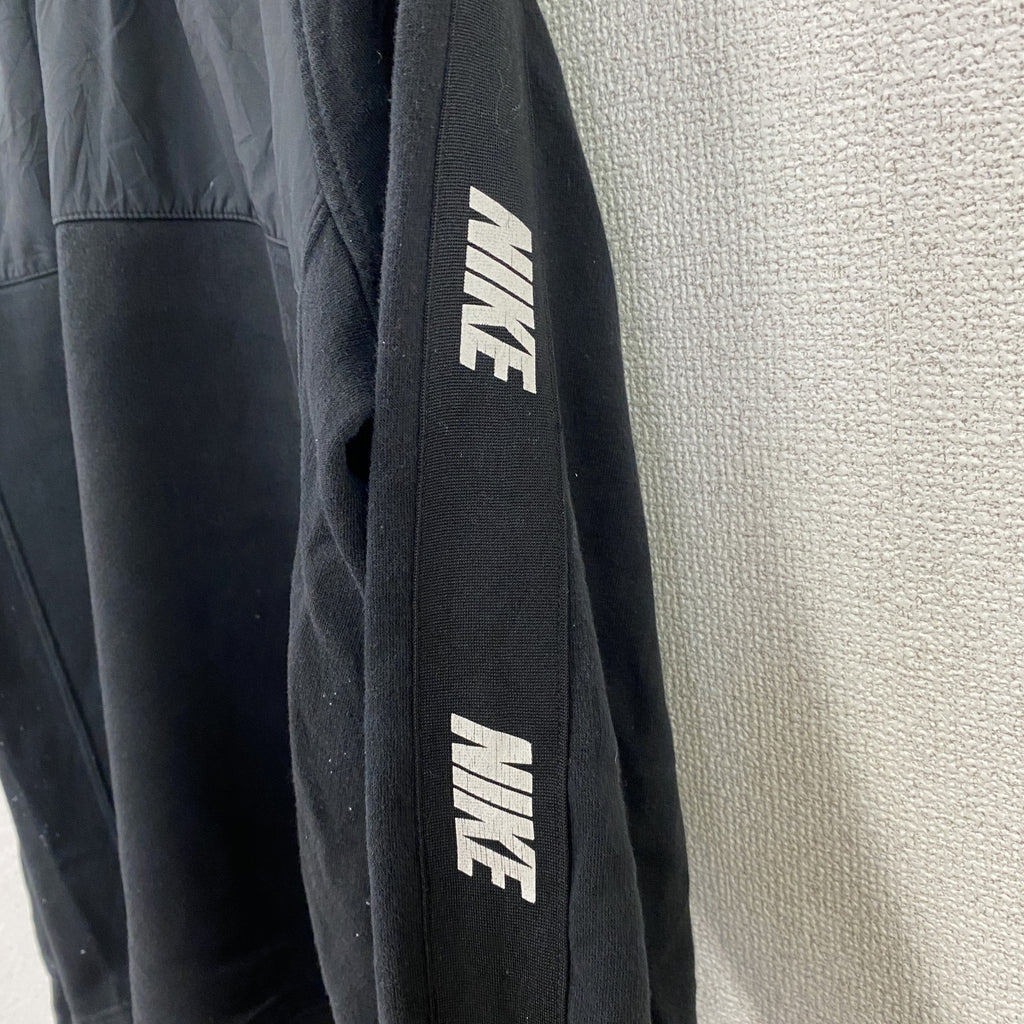 NIKE　ナイキ　長袖ハーフジップジャケット　黒　ブラック　XSサイズ