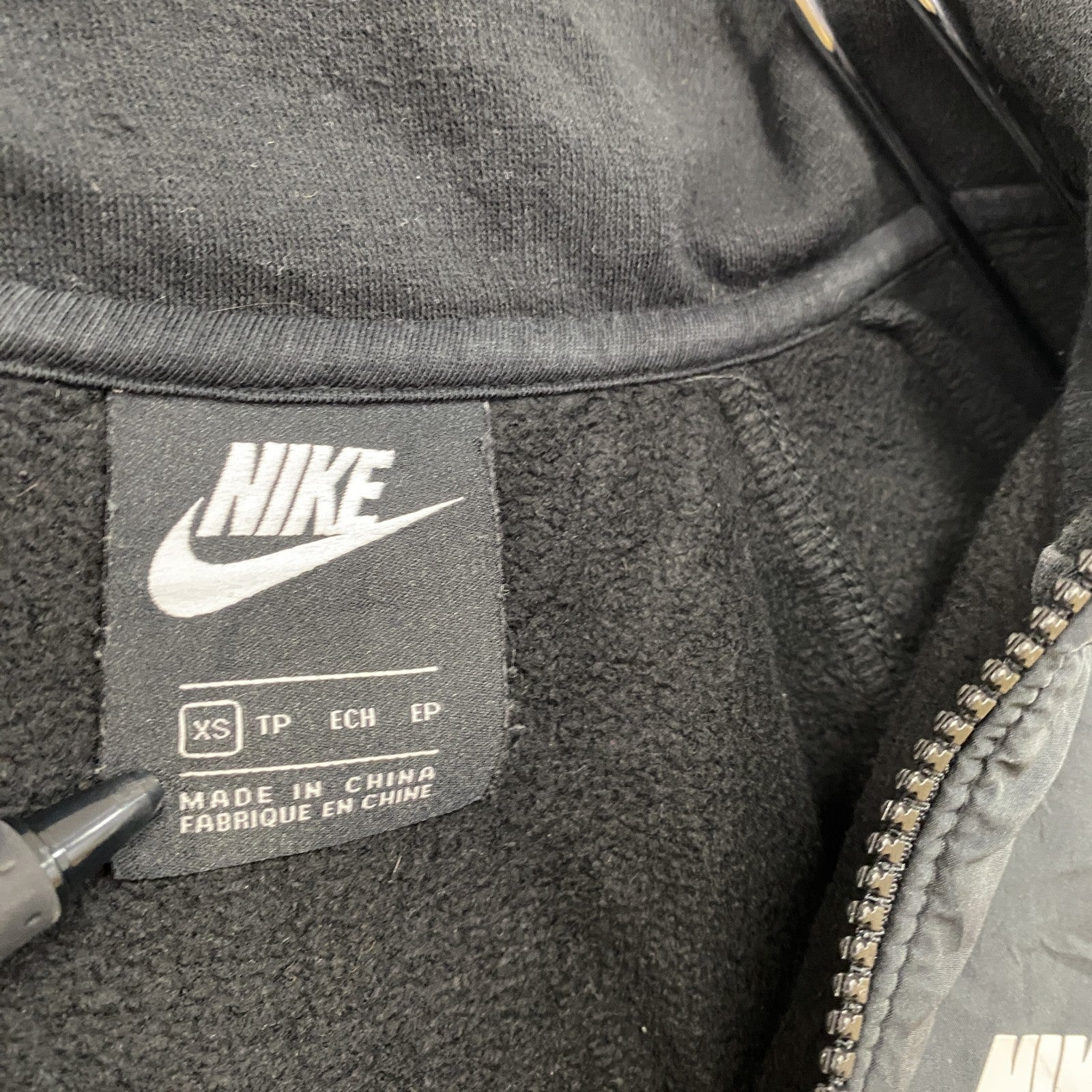 NIKE　ナイキ　長袖ハーフジップジャケット　黒　ブラック　XSサイズ