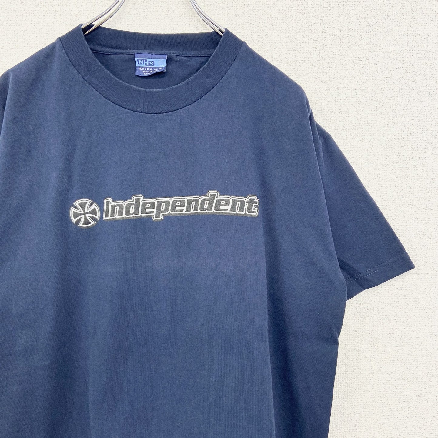 古着 used　NHS　半袖プリントＴシャツ　independent　カジュアルデザイン　クルーネック　レトロ　ネイビー　Lサイズ