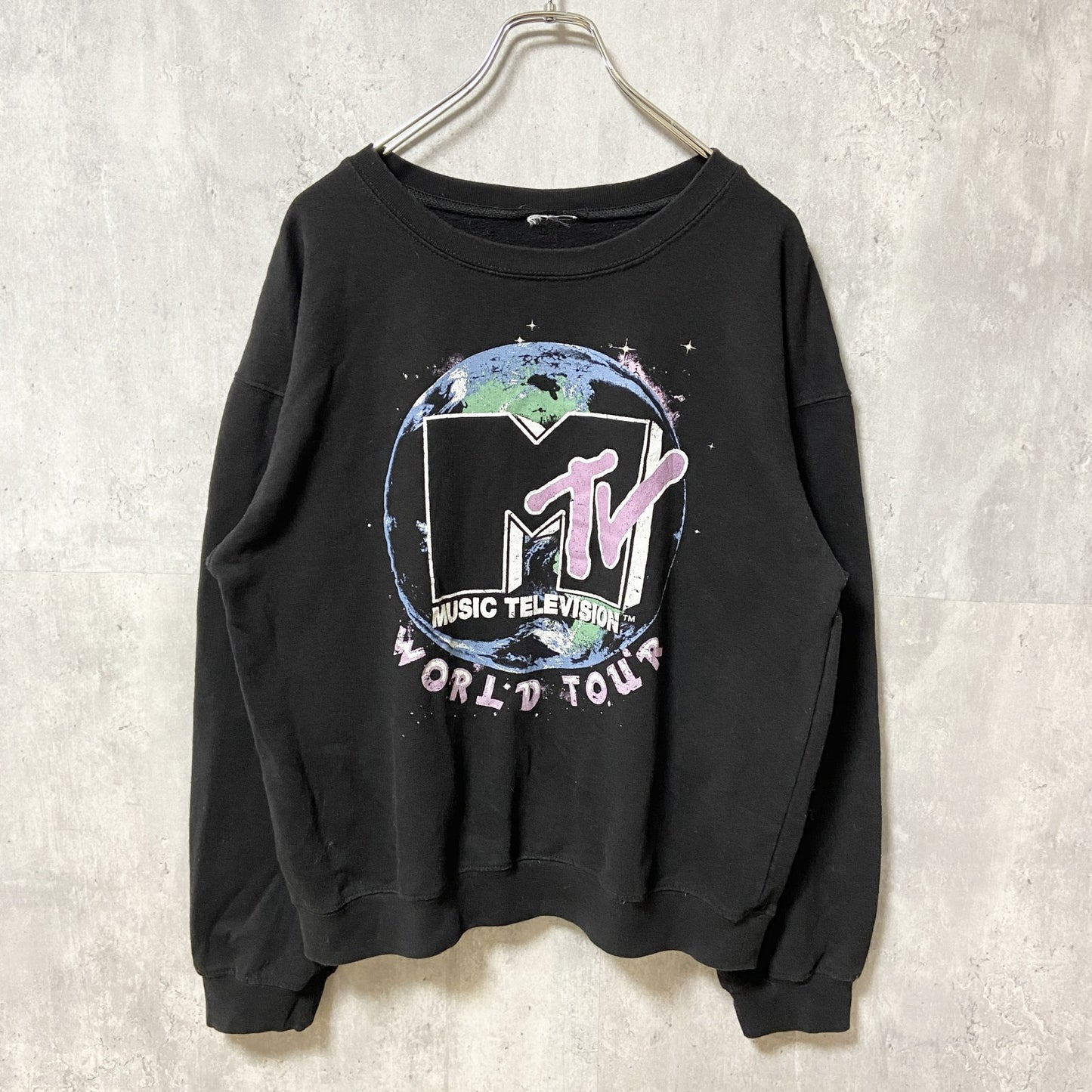 古着 used　MUSIC TELEVISION　長袖プリントスウェット　トレーナー　黒　ブラック　クルーネック　秋冬服