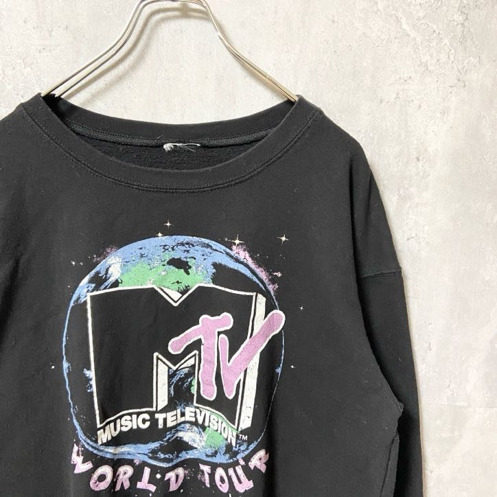 古着 used　MUSIC TELEVISION　長袖プリントスウェット　トレーナー　黒　ブラック　クルーネック　秋冬服