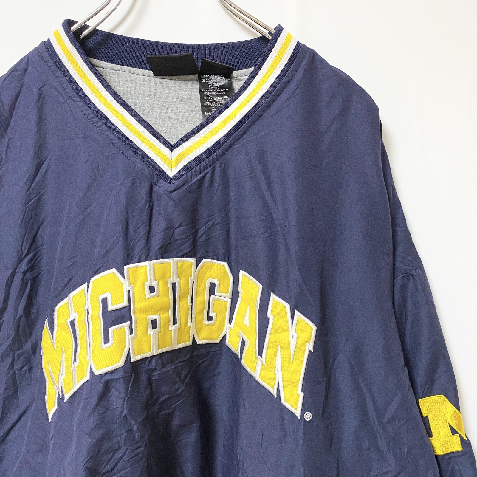 古着 used　TEAM ATHLETICS　長袖ナイロンプルオーバー　刺繍デザイン　ミシガン州　ビッグシルエット　XXLサイズ