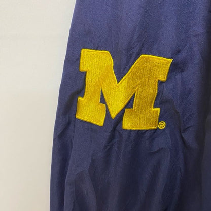 古着 used　TEAM ATHLETICS　長袖ナイロンプルオーバー　刺繍デザイン　ミシガン州　ビッグシルエット　XXLサイズ