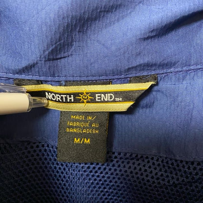 古着 used　NORTH END ノースエンド　長袖ハイネックナイロンプルオーバージャケット　刺繍デザイン　ブルー　Mサイズ