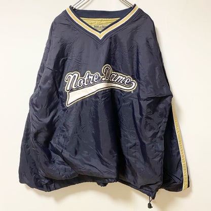 古着 used　STEVE AND BARRY'S　長袖カレッジ刺繍ナイロンプルオーバー　ノートルダム大学　ネイビー　Lサイズ