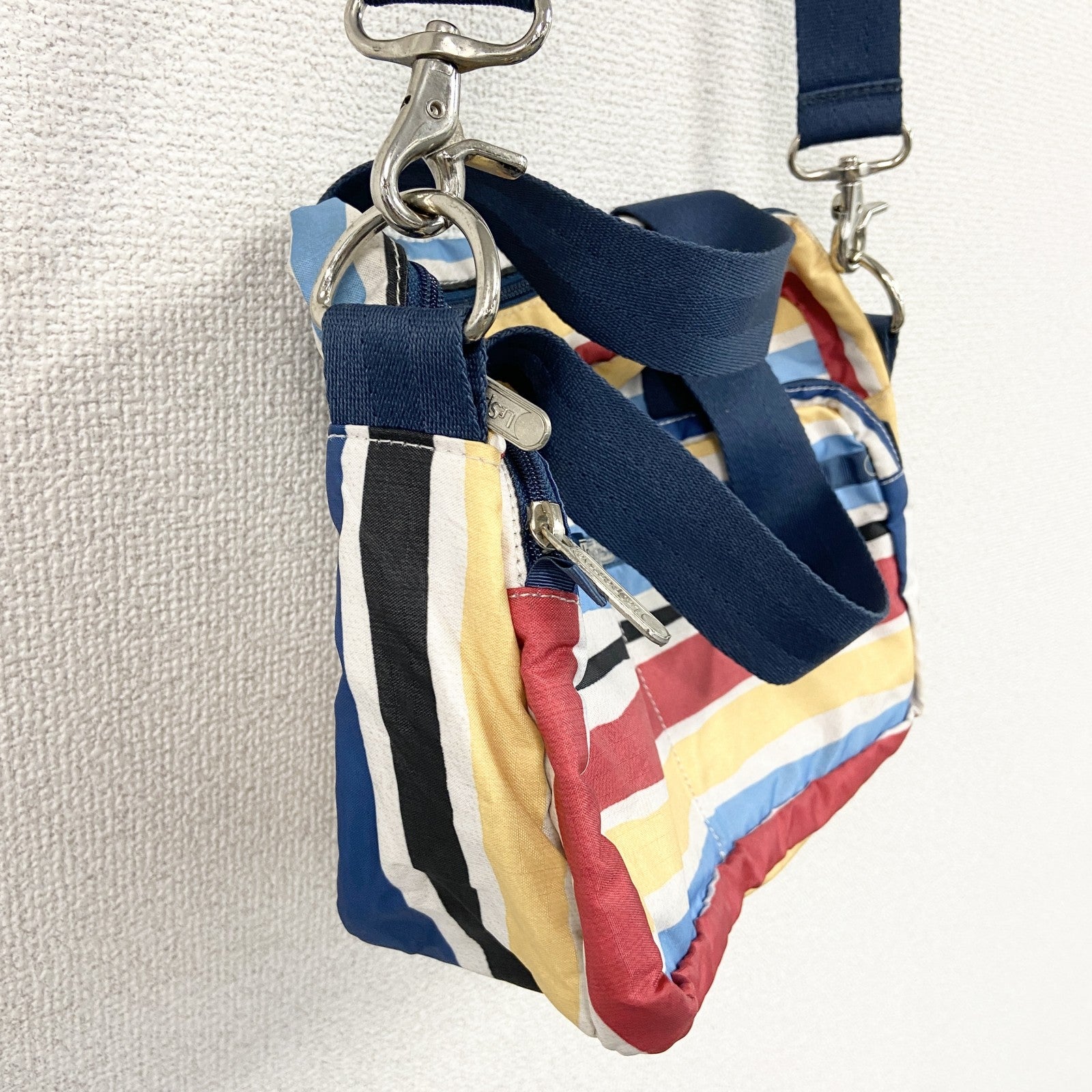 LESPORTSAC　レスポートサック　ショルダーバッグ　ボーダー柄　マルチカラー